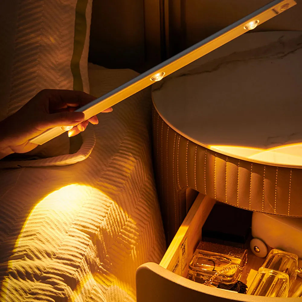 Luz Noturna LED Ultrafina com Sensor de Movimento